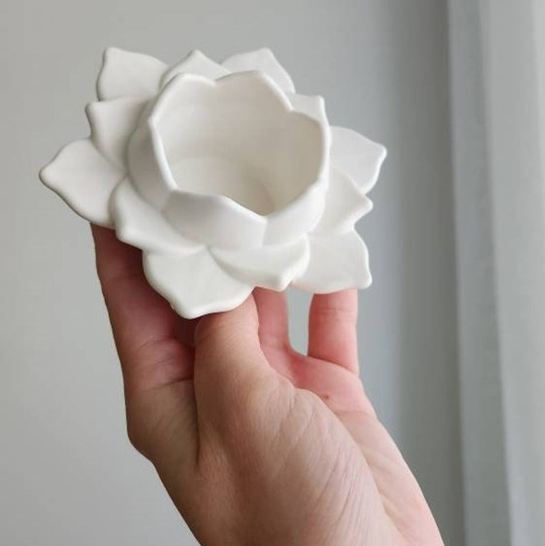 Lotus candle holder