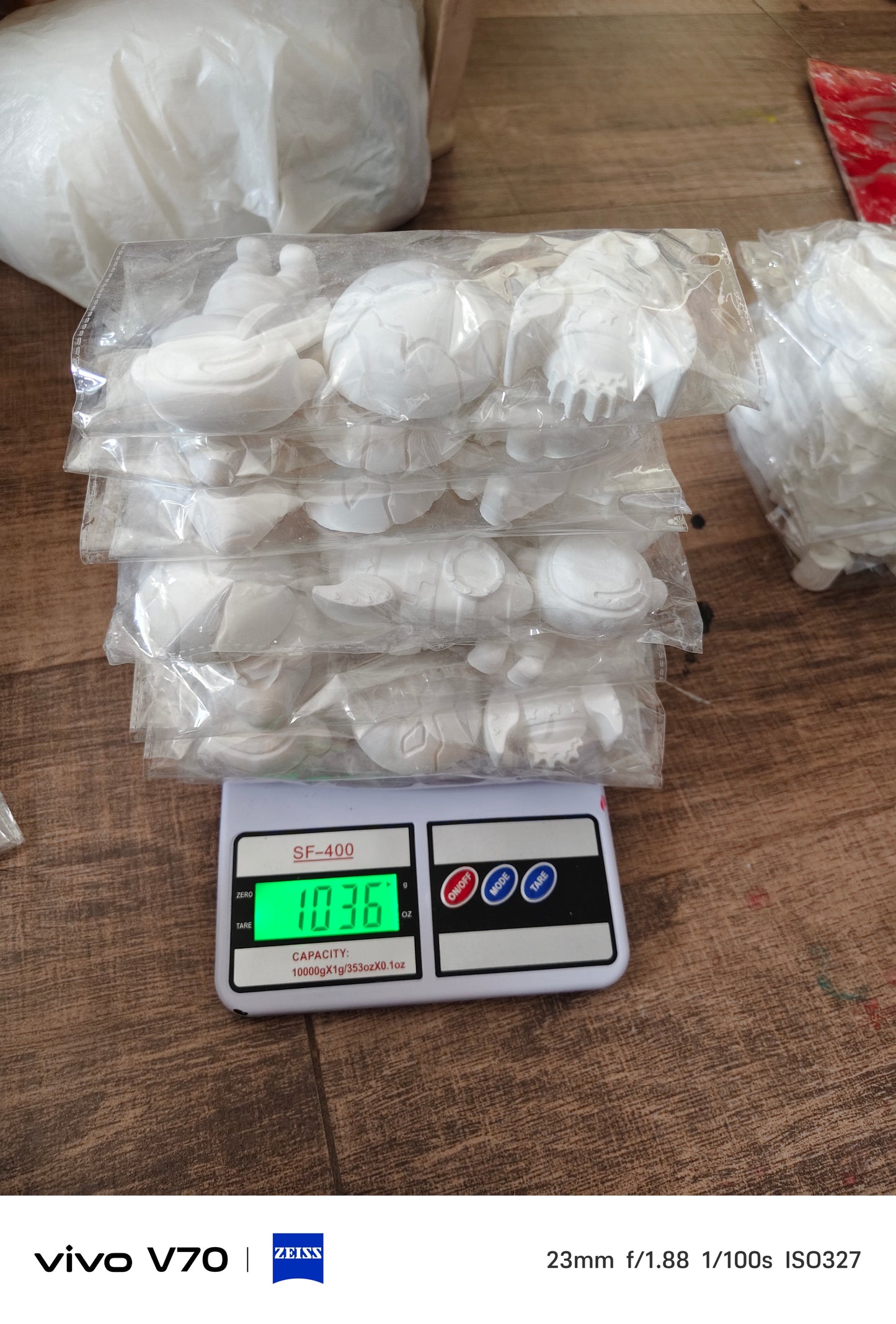 10 kg Mix pop painting figures 19 design